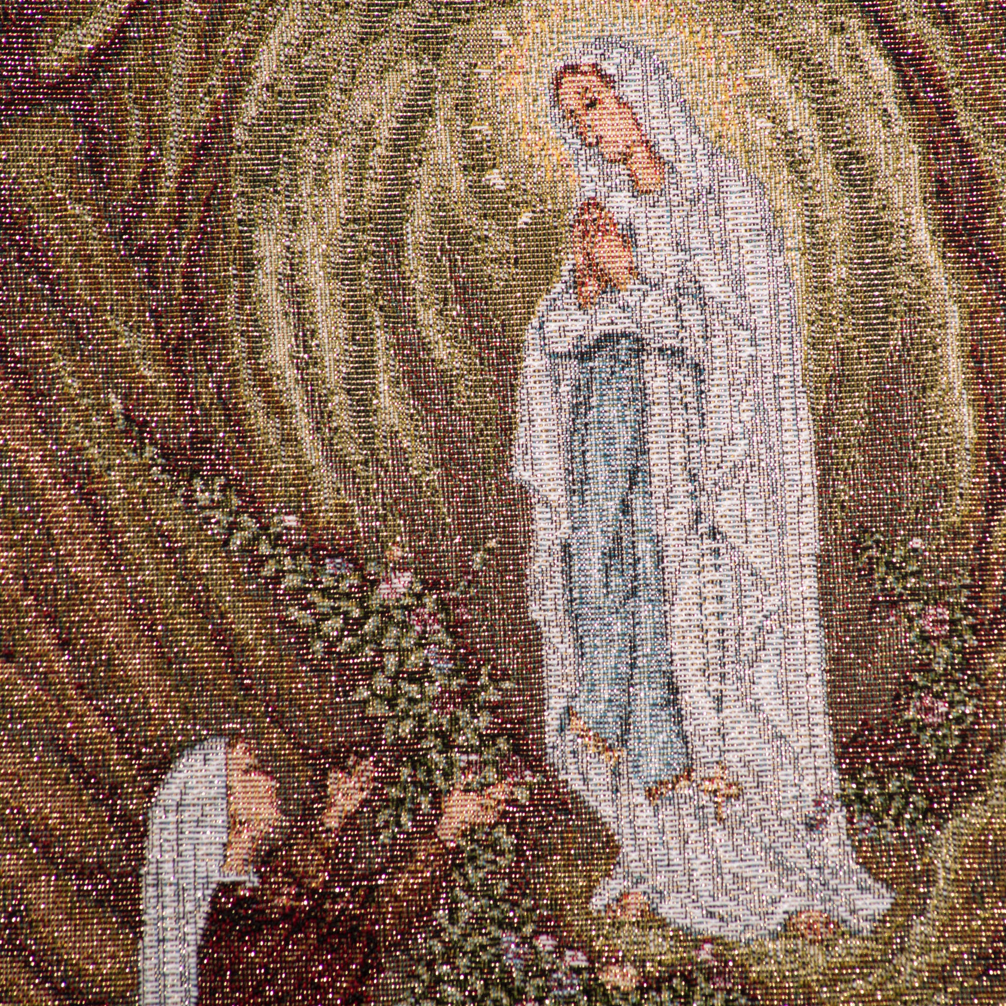 Arazzo della Vergine di Lourdes grotta con Santa Bernadette - Galleria Mariana
