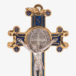 Particolare Crocifisso in nickel smaltato dorato di San Benedetto blu - Galleria Mariana