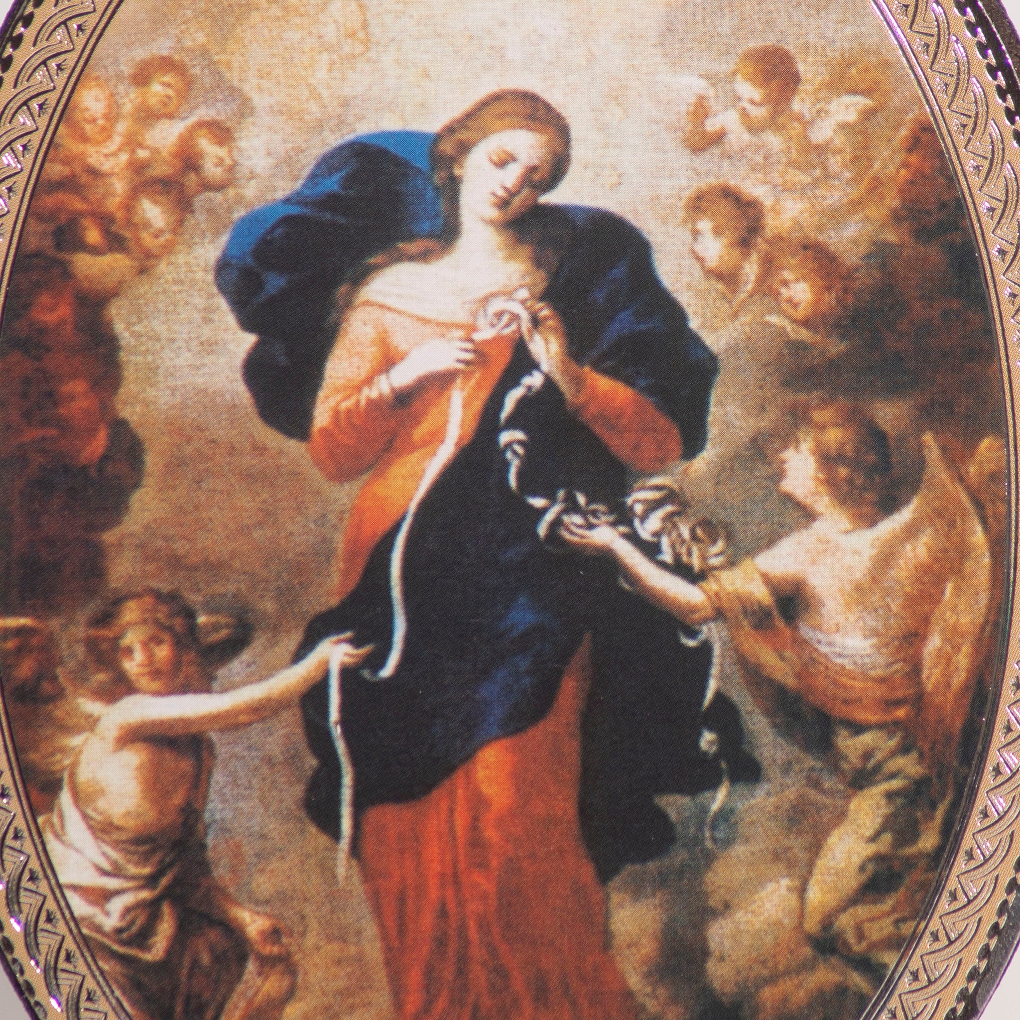 Oval wooden painting of Our Lady Scioglinodi