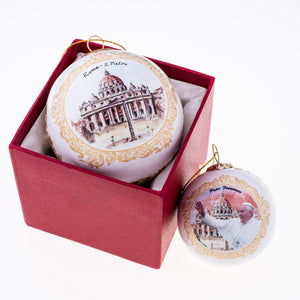 Particolare Palla di natale di Papa Francesco - Galleria Mariana
