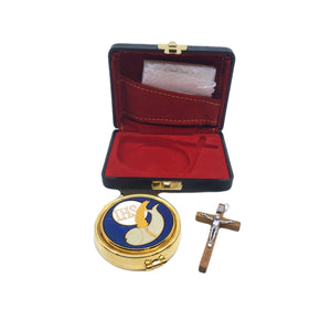 Particolare Valigia per viatici con pisside smaltata, croce e stola liturgica - Galleria Mariana